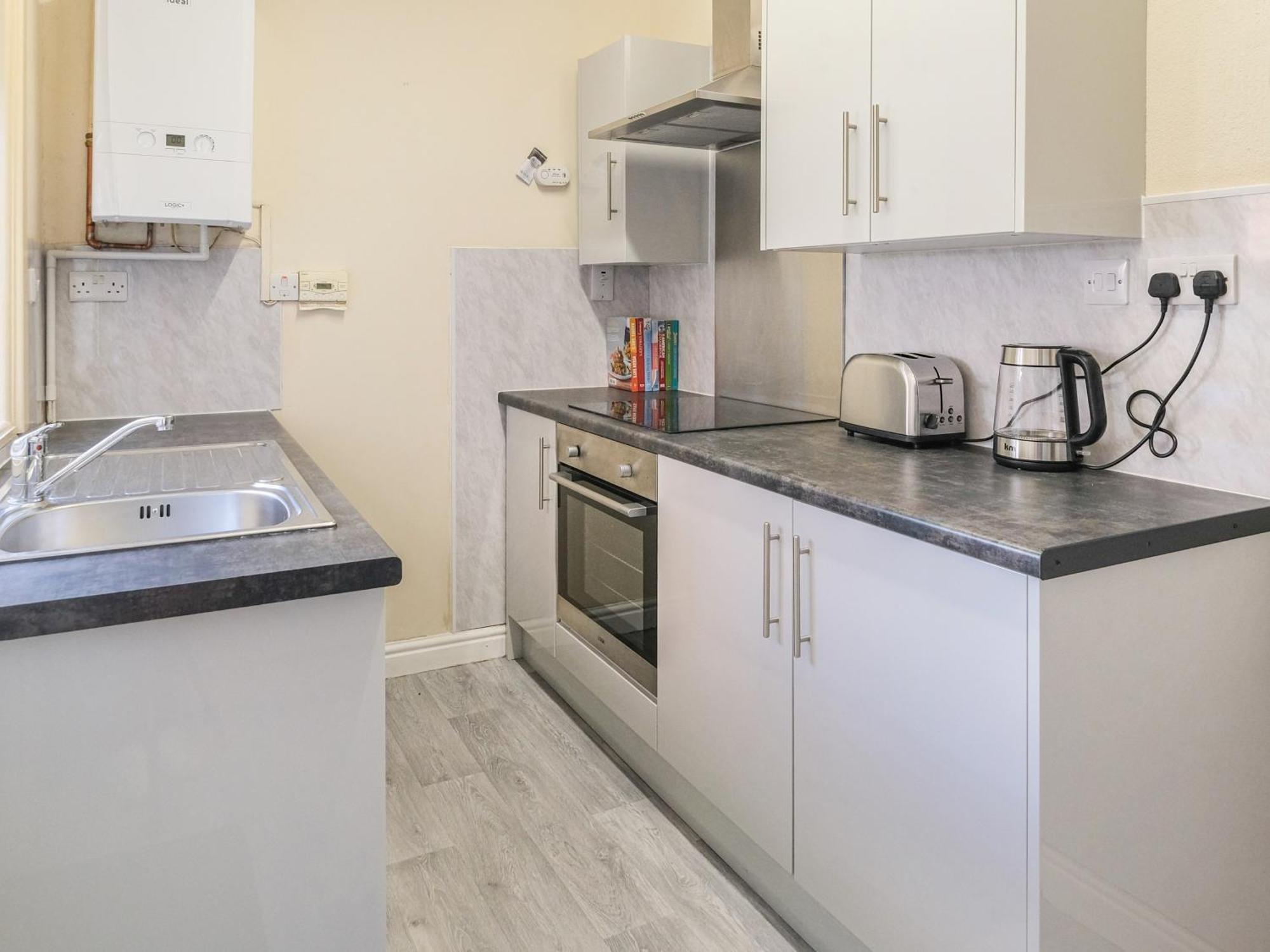 Lovely Large 2-Bed House With 2 Reception Rooms 애더스톤 외부 사진