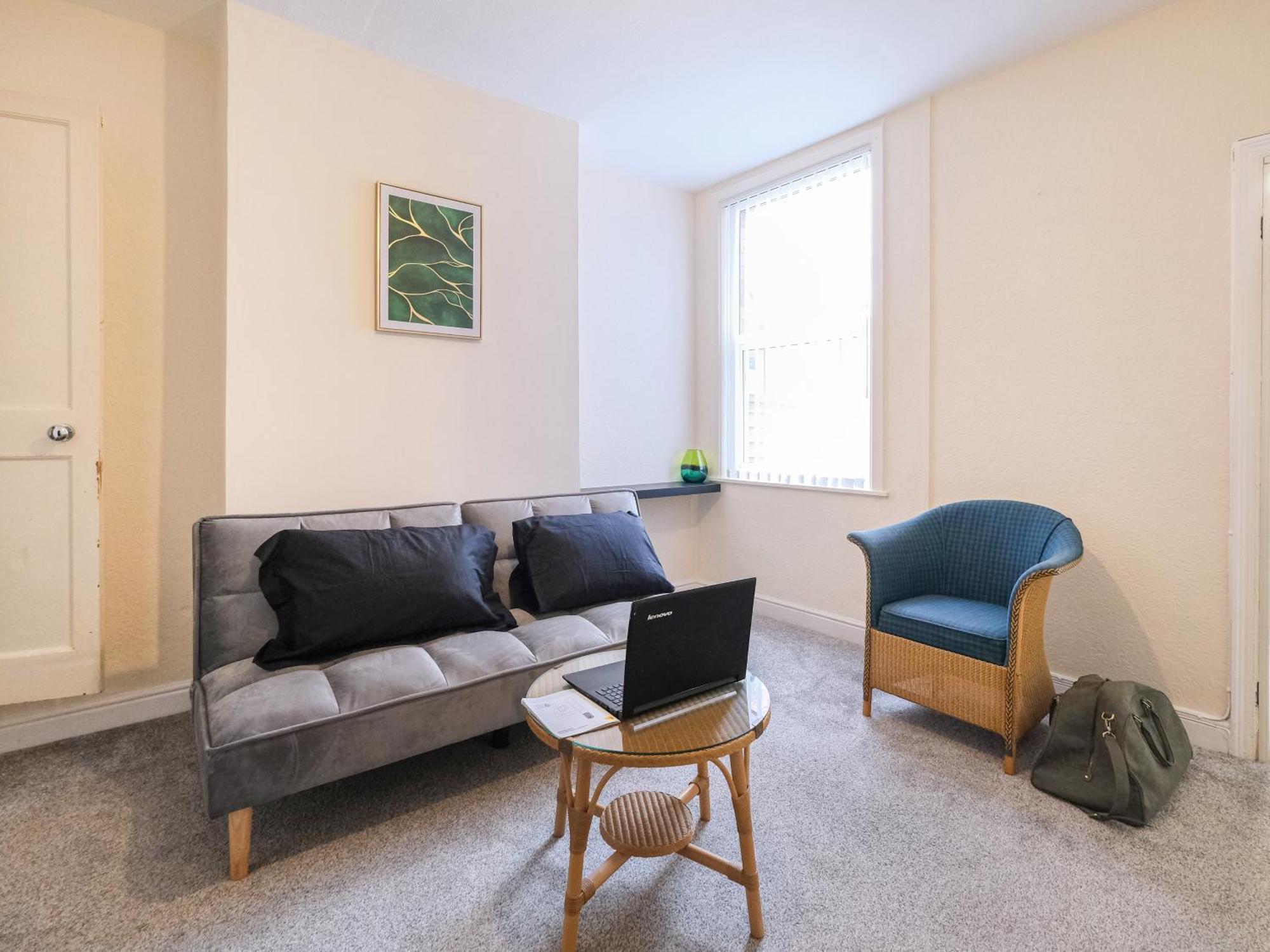 Lovely Large 2-Bed House With 2 Reception Rooms 애더스톤 외부 사진